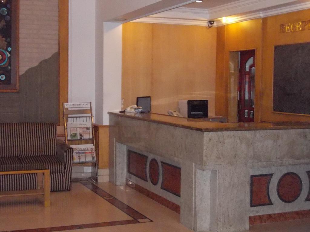 Hotel Metro Manor Chennai Exteriör bild